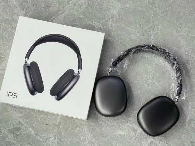 Black Wireless Headphones with Fast Charge & Long Battery